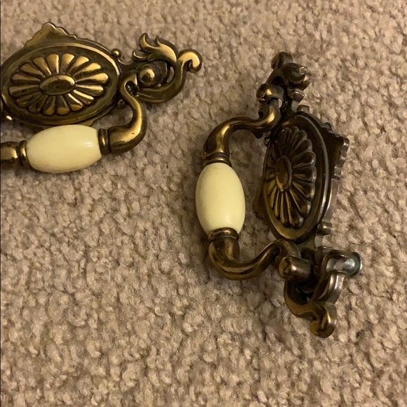 Antique drawer pulls - Picture 2 of 7